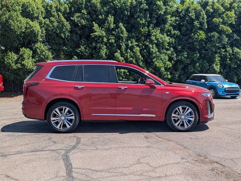 Used 2021 Cadillac XT6 Premium Luxury image 3