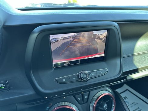 Used 2021 Chevrolet Camaro LT image 17