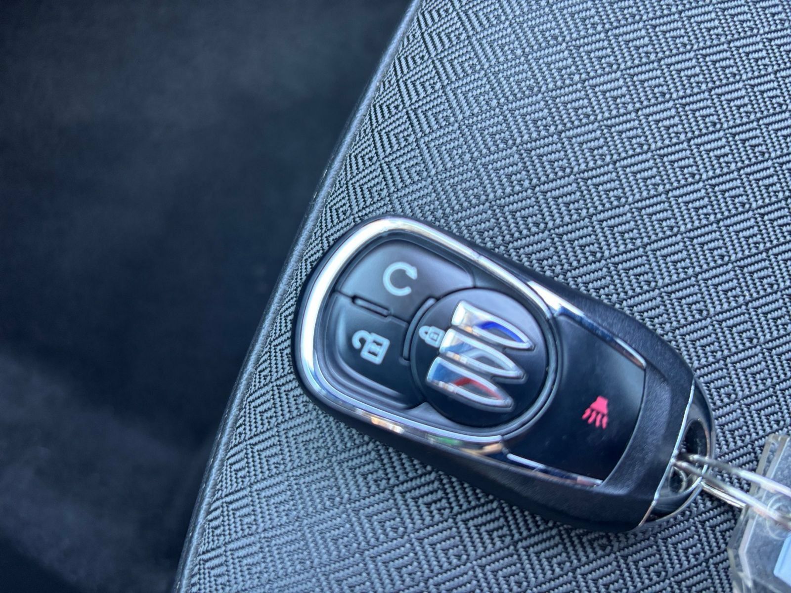 Used 2025 Buick Encore GX Preferred AWD/4WD image 22
