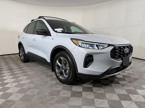 Used 2025 Ford Escape ST-Line w/ Equipment Group 301A FWD image 7
