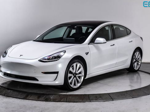 Used 2019 Tesla Model 3 Standard Range Plus image 2