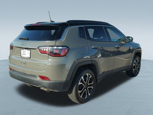 Used 2022 Jeep Compass Limited image 9