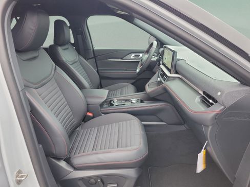 New 2026 Ford Explorer ST-Line w/ ST-Line Street Pack image 31