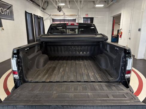 Used 2017 GMC Sierra 1500 SLT AWD/4WD image 13