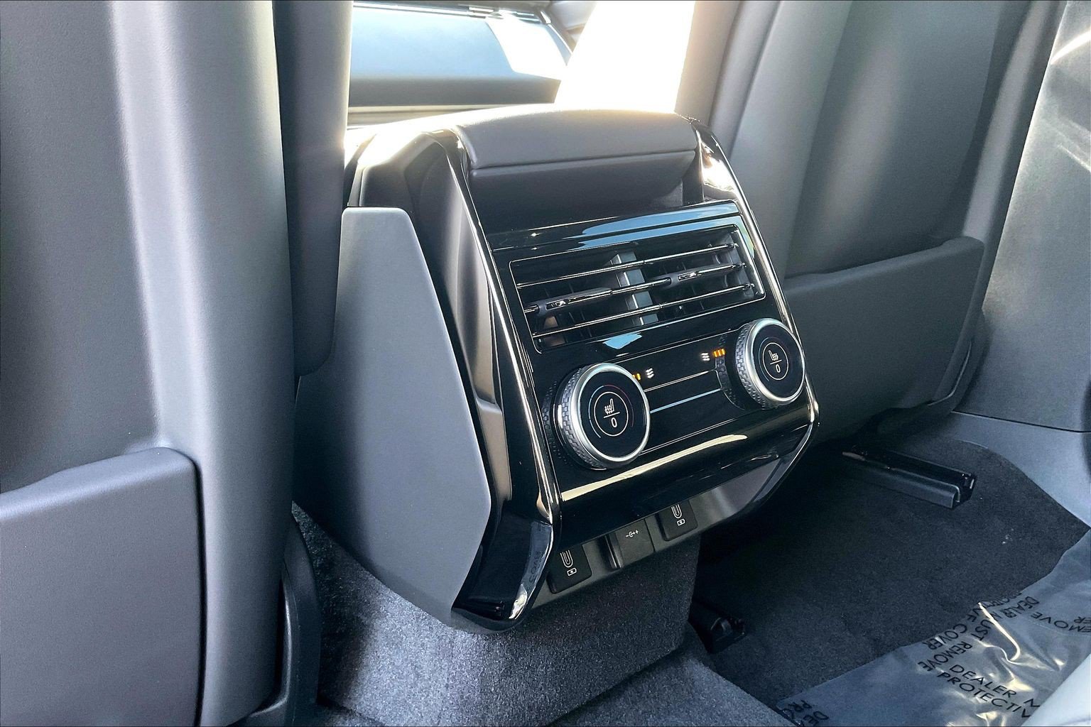 New 2027 Land Rover Range Rover Sport Dynamic SE AWD/4WD image 25