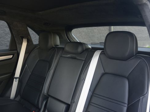 Certified 2022 Porsche Cayenne GTS image 34