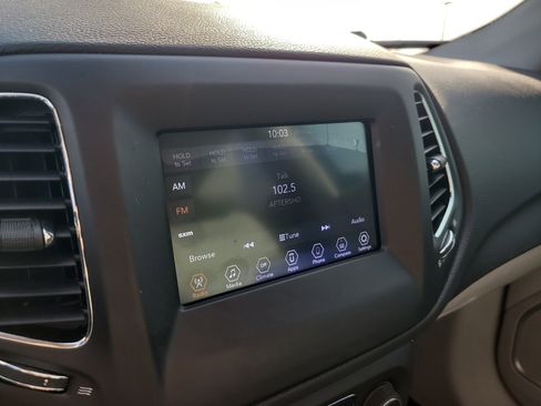 Used 2019 Jeep Compass Latitude image 20