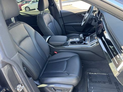 Used 2019 Audi Q8 Premium Plus w/ Premium Plus AWD/4WD image 6