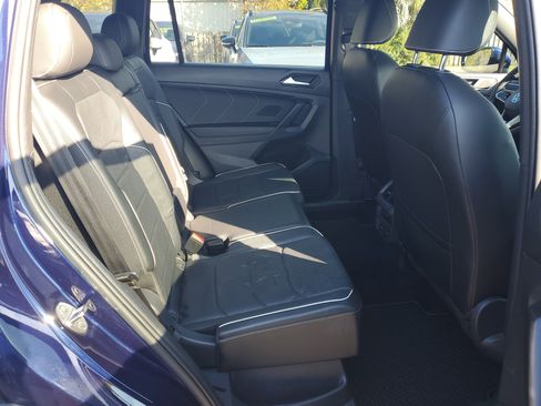 Used 2022 Volkswagen Tiguan SEL R-Line image 13