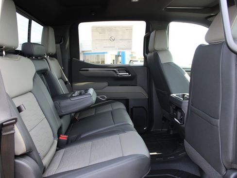 New 2026 Chevrolet Silverado 1500 ZR2 w/ Dark Appearance Package AWD/4WD image 31