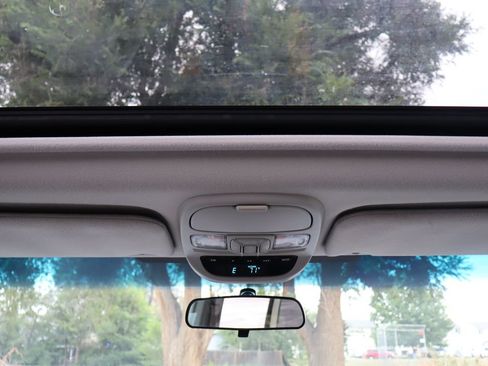 Used 2009 Toyota Sienna XLE FWD image 28