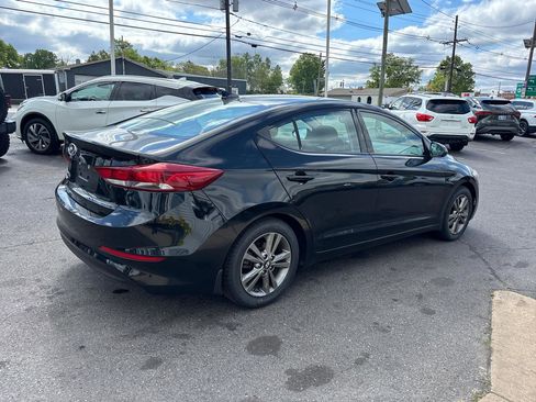 Used 2018 Hyundai Elantra Value Edition FWD image 9