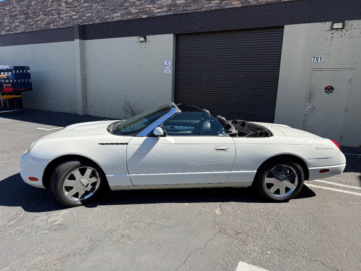 Used 2002 Ford Thunderbird RWD image 3