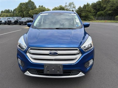Used 2019 Ford Escape SE FWD image 2