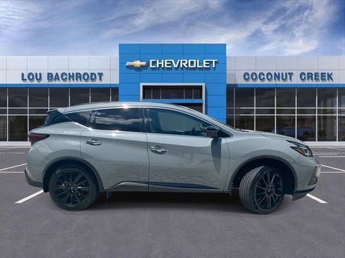 Used 2023 Nissan Murano SV w/ SV Midnight Edition Package FWD image 9