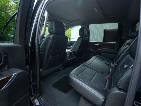 Used 2020 GMC Sierra 2500 SLE w/ Preferred Package AWD/4WD image 19