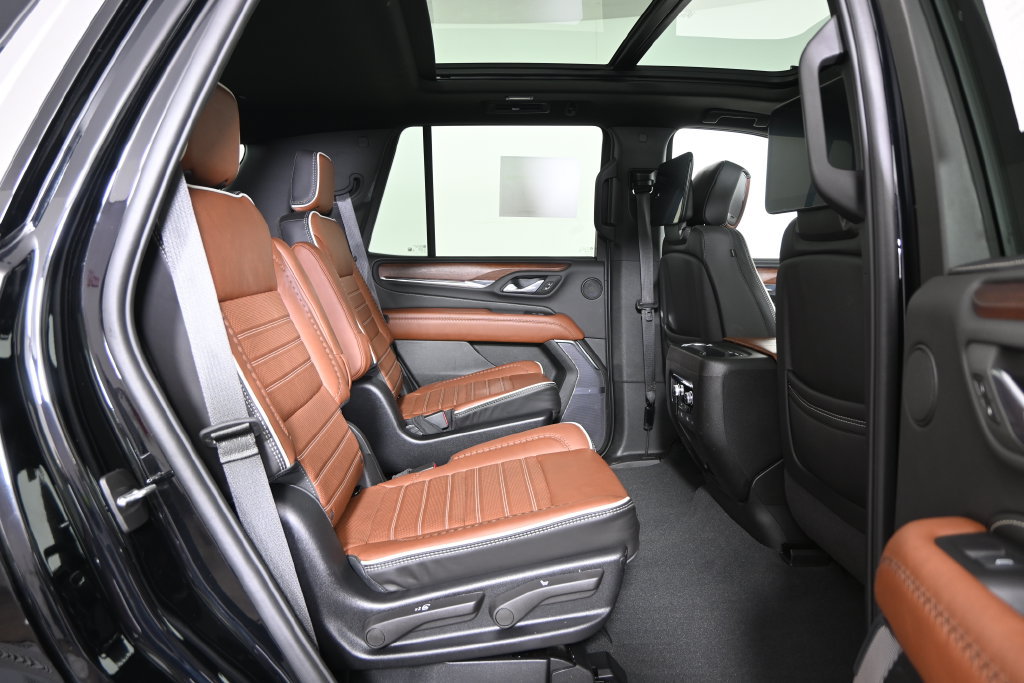 Used 2024 GMC Yukon Denali Ultimate AWD/4WD image 16
