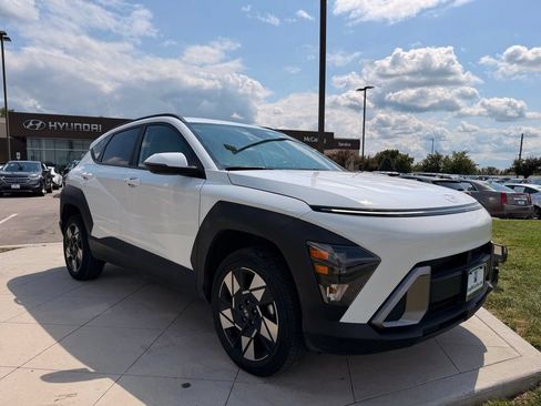 Used 2025 Hyundai Kona SEL AWD/4WD image 11