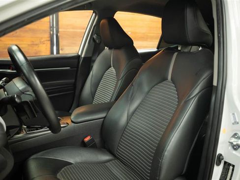 Used 2023 Toyota Camry SE w/ Convenience Package FWD image 10