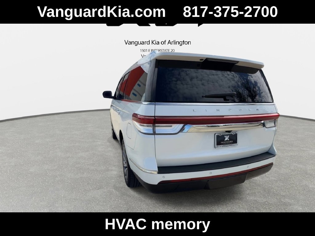 Used 2022 Lincoln Navigator 4WD image 8