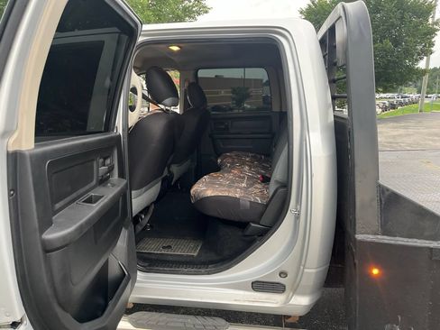 Used 2018 RAM 3500 Tradesman w/ Chrome Appearance Group AWD/4WD image 10