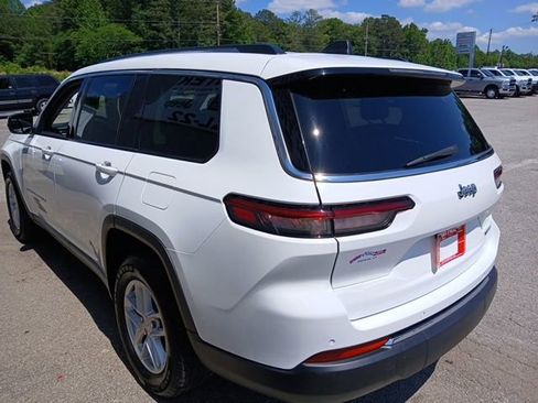 Used 2023 Jeep Grand Cherokee L Laredo RWD image 6