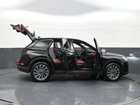 Used 2023 Lincoln Corsair Reserve AWD/4WD image 39
