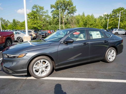 New 2025 Honda Accord LX image 3