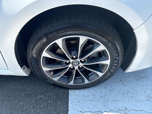 Used 2018 Toyota Avalon XLE Premium image 12