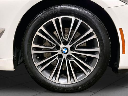 Used 2018 BMW 530i xDrive w/ Premium Package AWD/4WD image 17