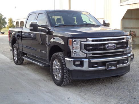 Used 2020 Ford F250 Lariat w/ Chrome Package image 2