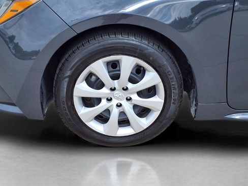 Used 2024 Toyota Corolla LE FWD image 9