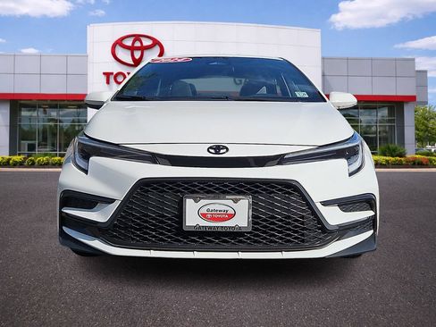 Used 2024 Toyota Corolla SE w/ SE Premium Package FWD image 2