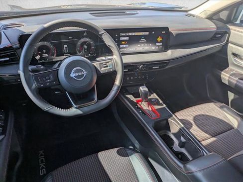 Used 2025 Nissan Kicks SR FWD image 14
