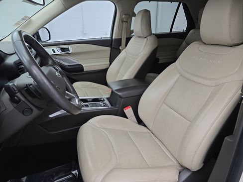 Used 2020 Ford Explorer Platinum w/ Premium Technology Package image 16