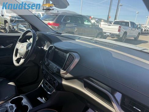 Used 2022 GMC Terrain AT4 w/ Tech Package AWD/4WD image 12