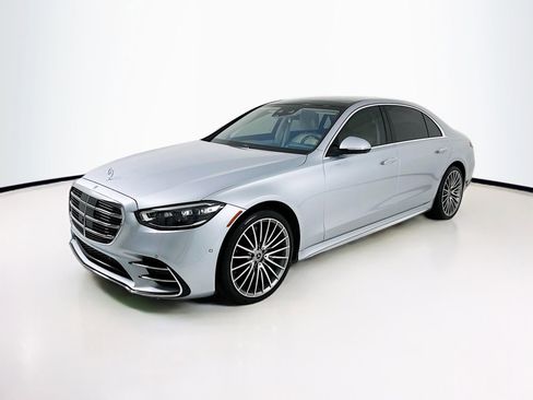 Used 2022 Mercedes-Benz S 580 4MATIC Sedan image 3