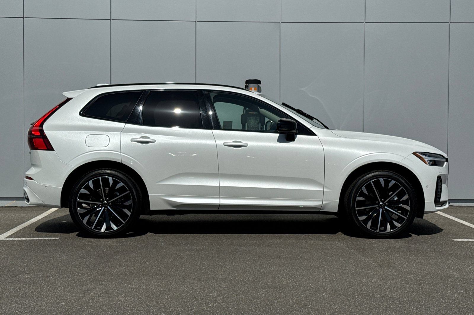 Certified 2026 Volvo XC60 B5 Ultra w/ Climate Package PRO AWD/4WD image 6