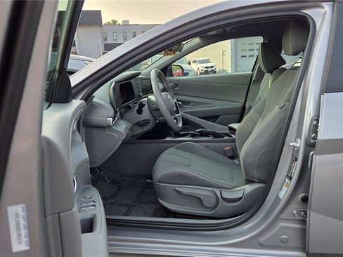 Used 2025 Hyundai Elantra Sport w/ Cargo Package FWD image 15