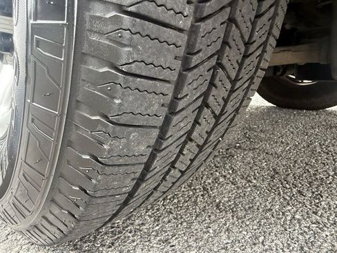 Used 2018 Chevrolet Express 3500 LS RWD image 15