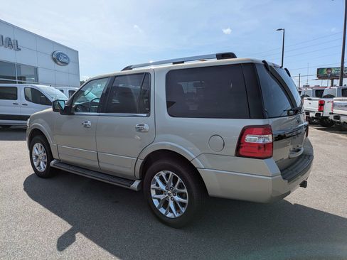 Used 2017 Ford Expedition Limited RWD image 6