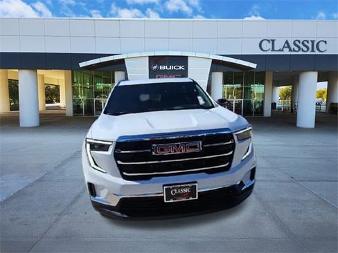 Used 2025 GMC Acadia Elevation image 3