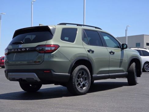 New 2026 Honda Pilot TrailSport image 11