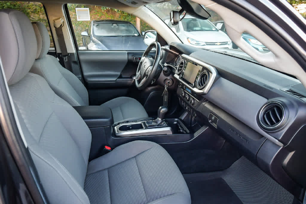 Certified 2022 Toyota Tacoma SR5 RWD image 16