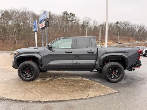 Used 2025 Toyota Tacoma TRD Pro w/ Tow Tech Package image 3