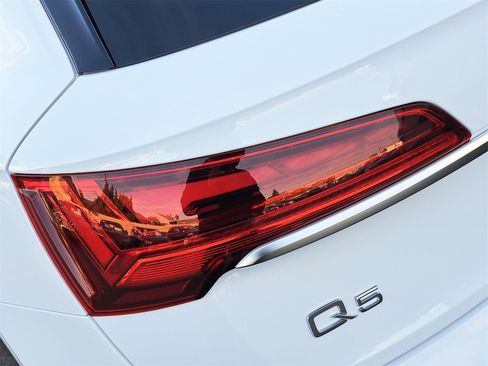 Used 2024 Audi Q5 2.0T Premium Plus w/ Premium Plus Package image 33
