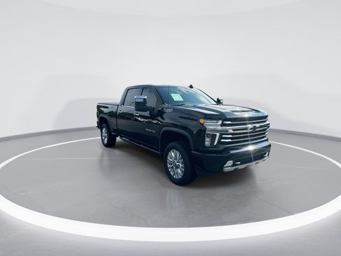 Used 2022 Chevrolet Silverado 2500 High Country w/ Safety Package II AWD/4WD image 2