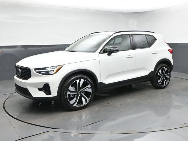 New 2026 Volvo XC40 B5 Ultra w/ Protection Package Premier AWD/4WD image 4