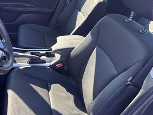 Used 2017 Honda Accord LX image 7