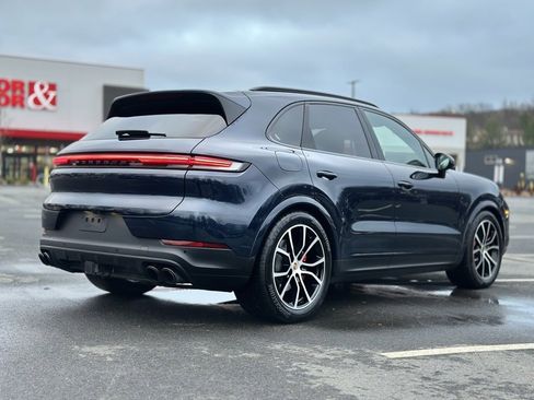 Used 2024 Porsche Cayenne S image 7
